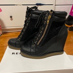 Report Footwear wedge boots